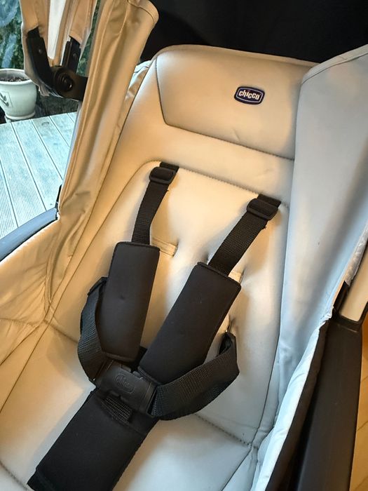 lekki wózek spacerowy nowy Chicco Ohlala