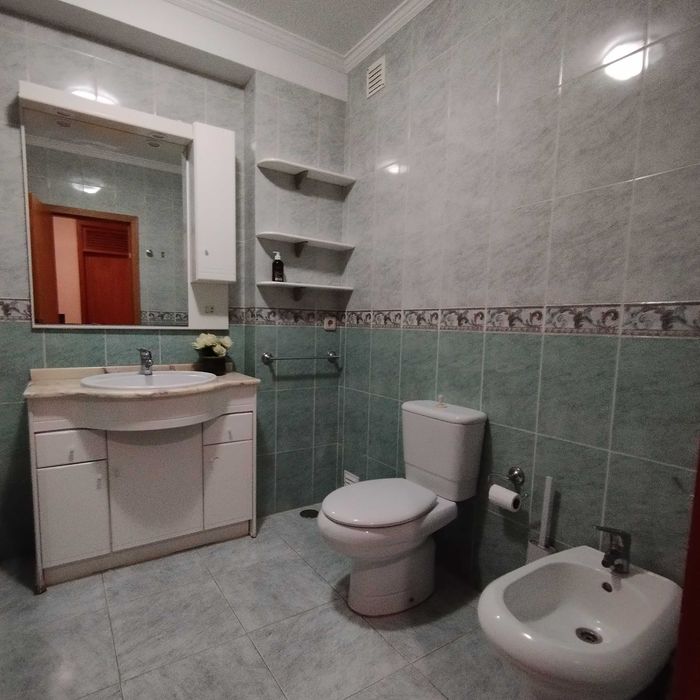 Apartamento T2+1 junto à praia