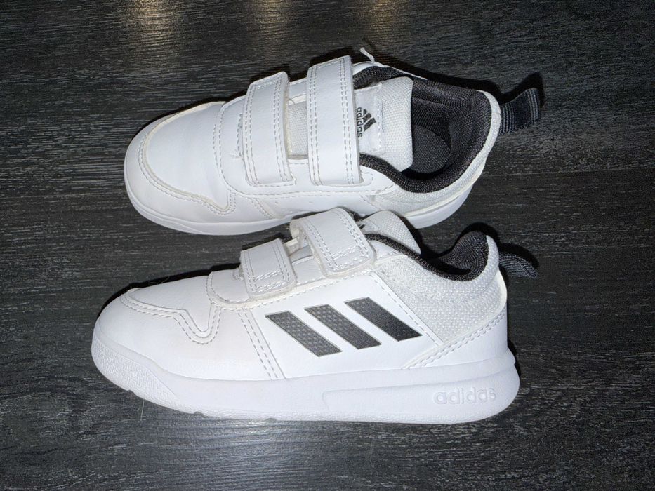 Шкіряні кросівки adidas tensaur c, оригінал, р-р 25, уст 15.5 см