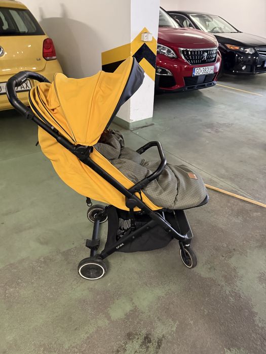 Wózek spacerowy premium Anex Air-X w musztardowym kolorze