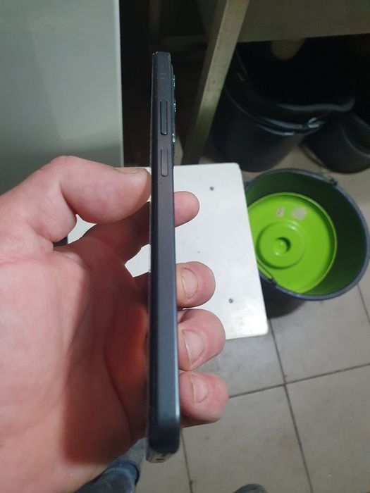 Обменяю два телефона на Iphone