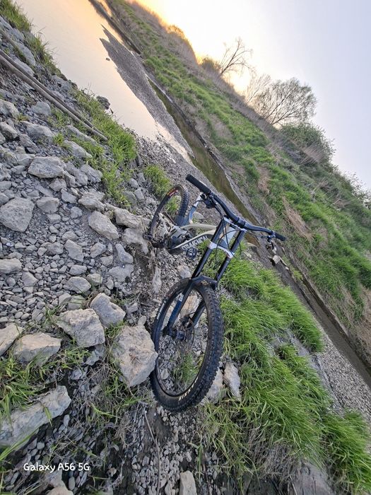 Commencal supreme v4 2022