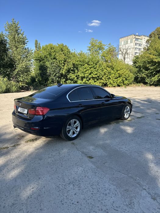 BMW F30 328i Luxury Line