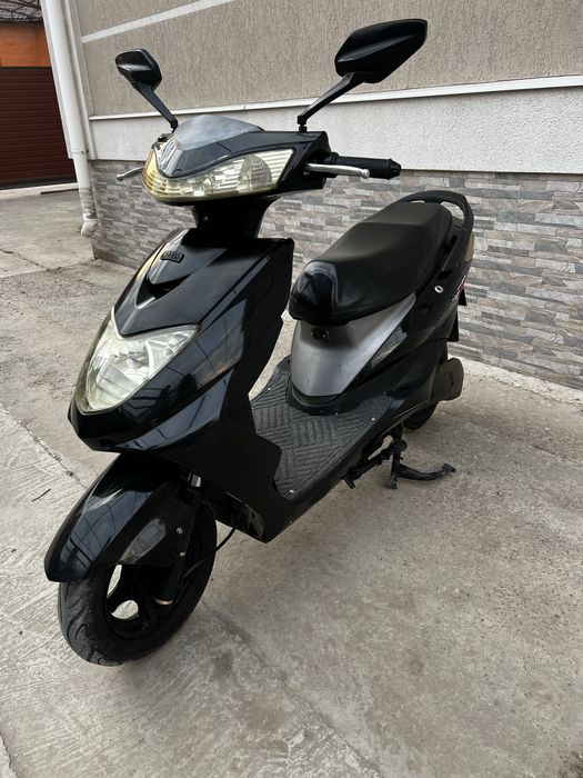 Продам электро скутер запас ход 60км