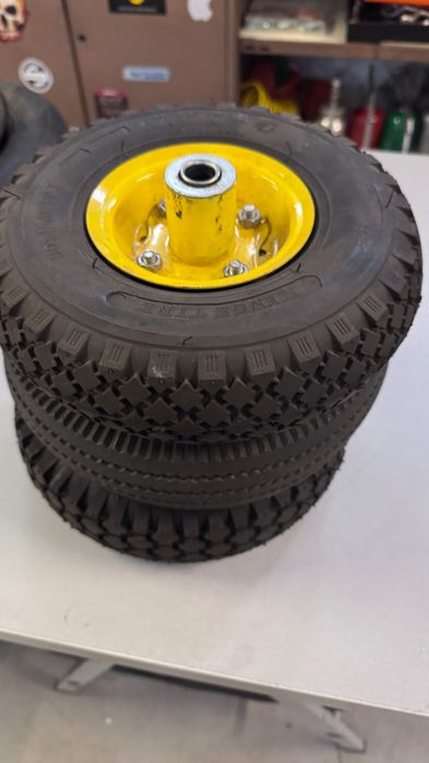 Lote de pneus e câmaras de ar