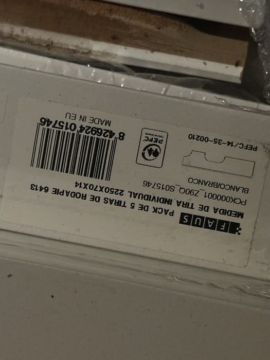 rodapés brancos faus 70x14 mm – 6 packs