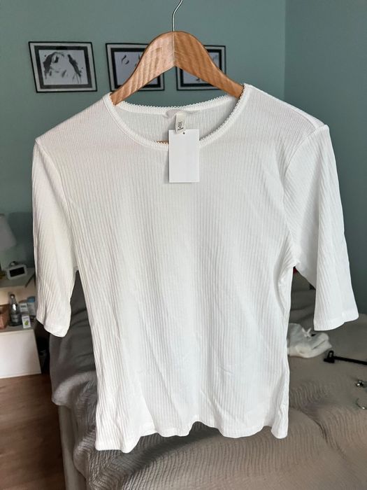 Bialy ażurowy t shirt prążkowany H&M L/40