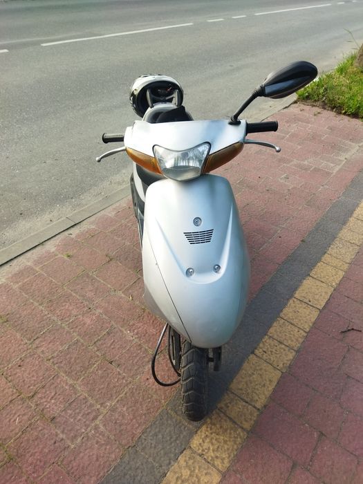 Продам скутер сузукі лет 2