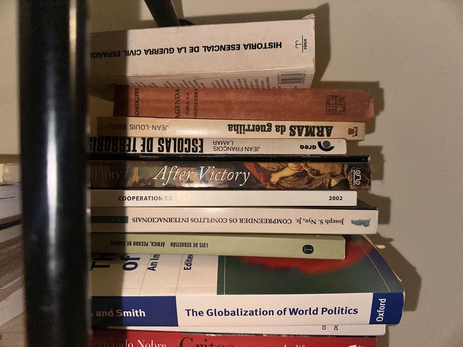 Vendo Livros Diversos