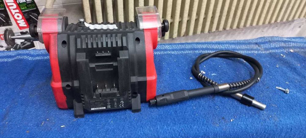 Акумуляторний верстат точильний Dnipro-M DBG-200 (без АКБ та ЗП)