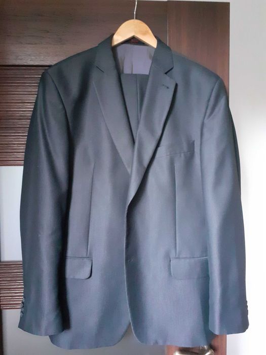 garnitur męski odcień granatu