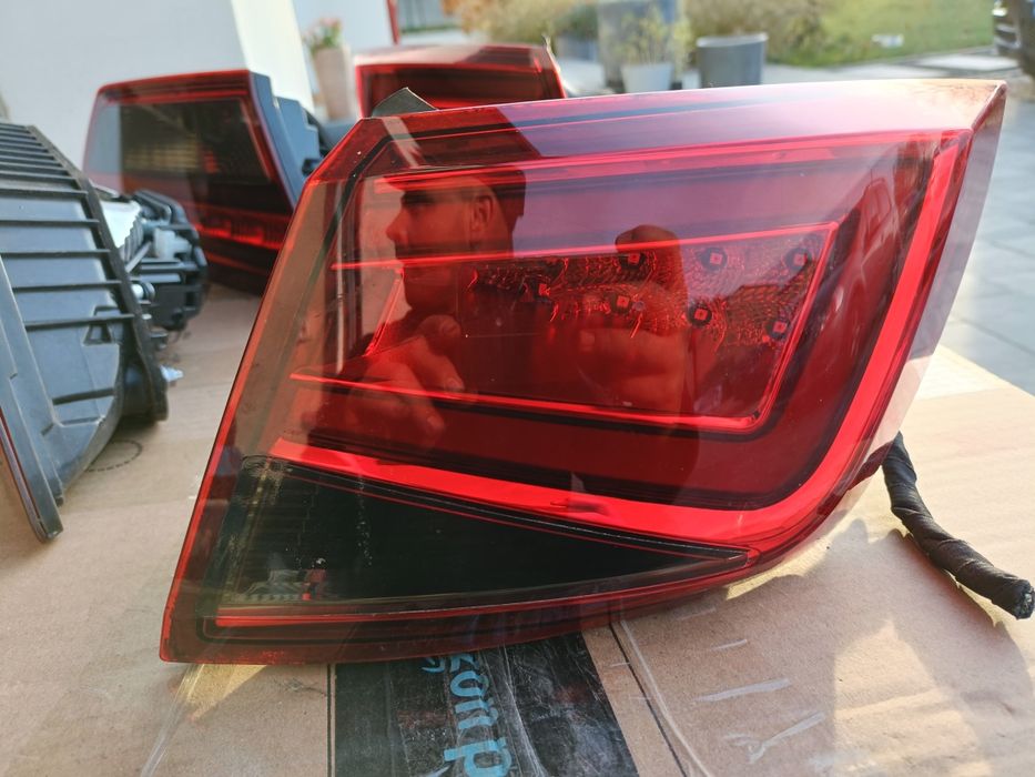 Seat Leon 3 st kombi lampa prawa tył LED