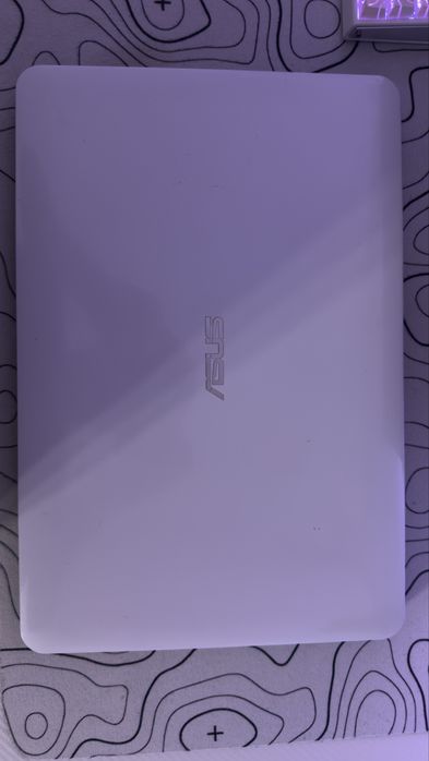 Laptop Asus Bardzo ladny !