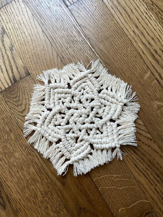 Підставка під гаряче,серветки,макраме