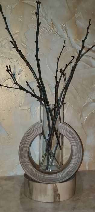 Подставка под вазу-колбу