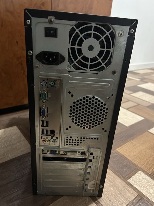 Компʼютер, блок LG, монітор самунг