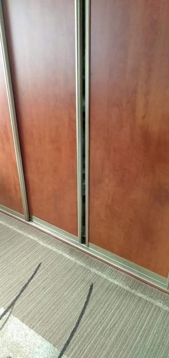 Sprzedam szafe z drzwiami przesuwanymi