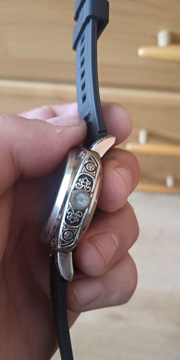 Часи механіка з автопідзаводом