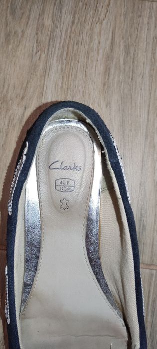 Продам макасіни Clarks