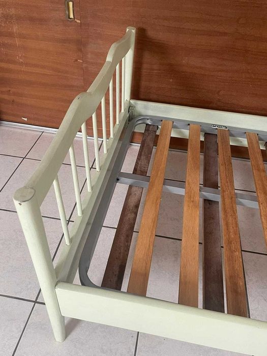 Cama de solteiro mais estrado