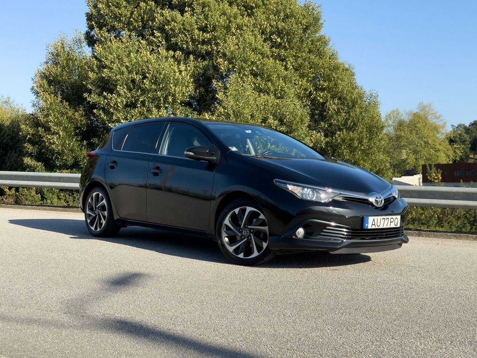 Toyota Auris 1.2T Comfort +P.Sport +NAV