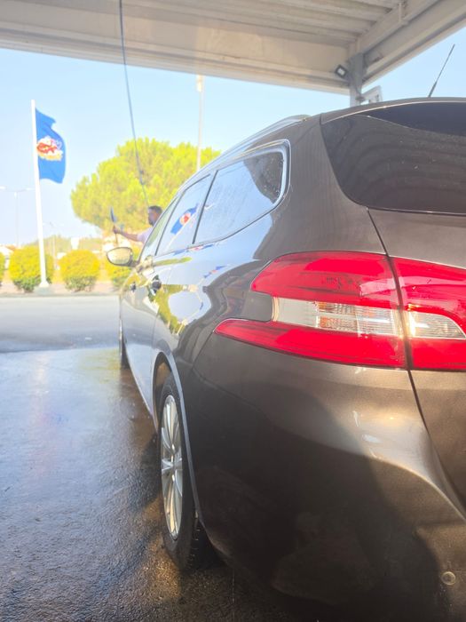 Vende-se Peugeot 308 SW 1.2 PureTech a gasolina (ano 2016)