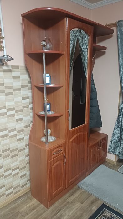 Стінка в вітальна