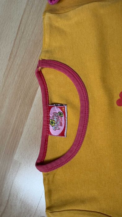 Zestaw ślicznych czterech koszulek rozmiar 116-122cm