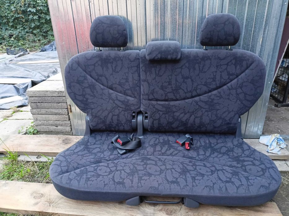 Fotele + kanapa Toyota Yaris I