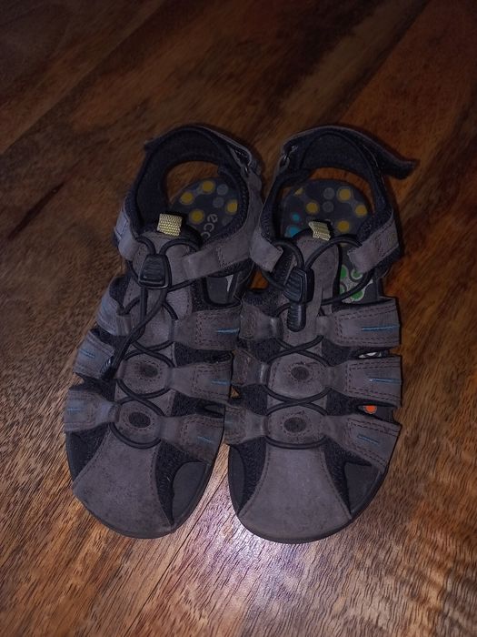 Ecco skórzane sandałki 33