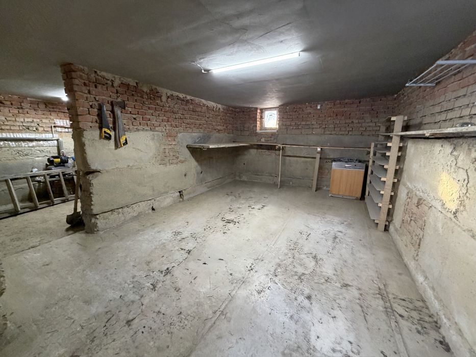 Будинок з ремонтом і меблями