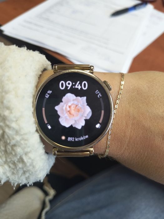 Smartwatch Huawei GT 4 gold złoty elegant