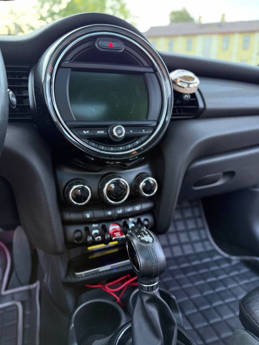 MINI Cooper F56 2014 1.5 червоний