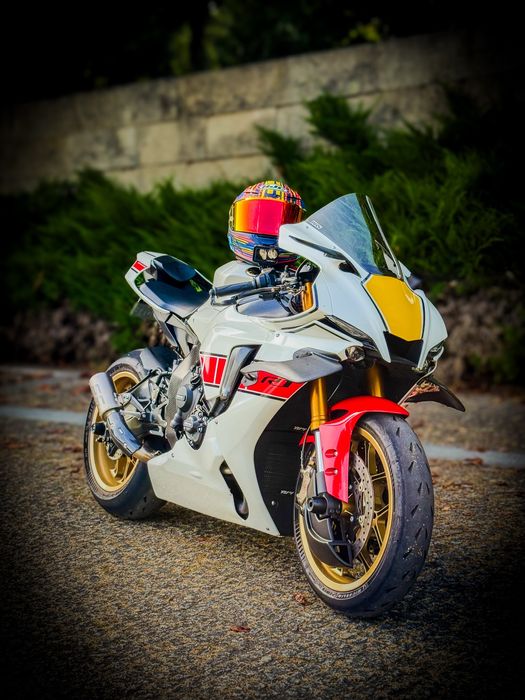 Yamaha R1 60th World GP Ann ( LER DESCRIÇÃO )