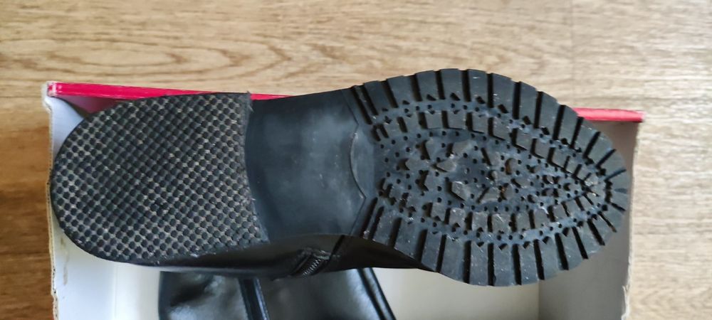 Чоботи жіночі шкіряні 35-36р Італія