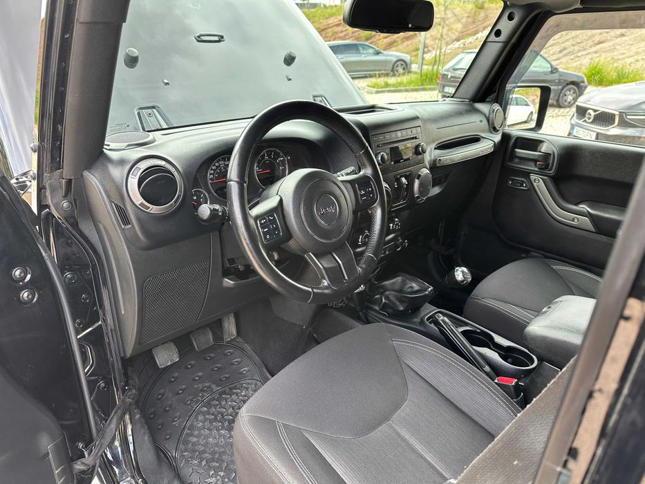 JEEP Wrangler Unlimited 2.8CRD Longo Manual Sahara