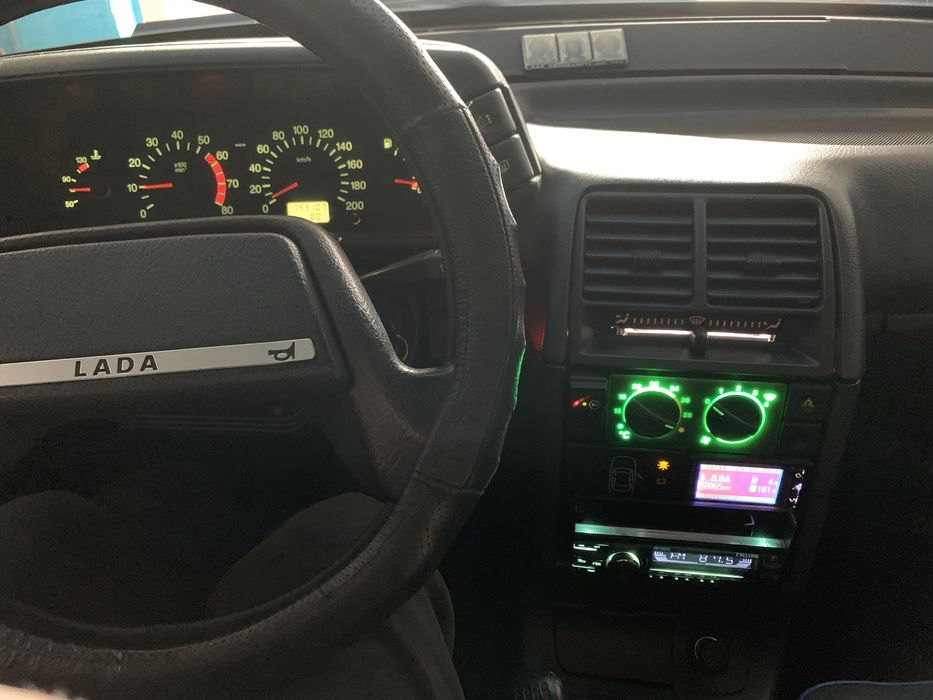 Продам ваз 2111 уневерсал газ бензин  зарегистрирован