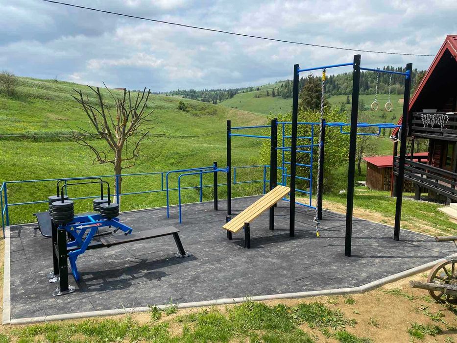 Тренажер. Вуличне спортивне обладнання