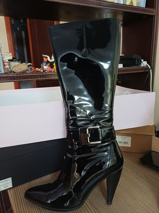 Продам черевики лакові кожа