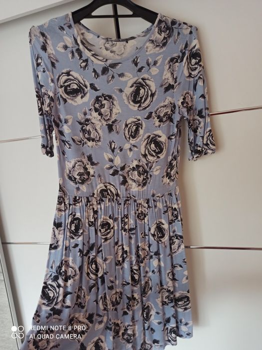 Sukienka z krótkim rękawem M