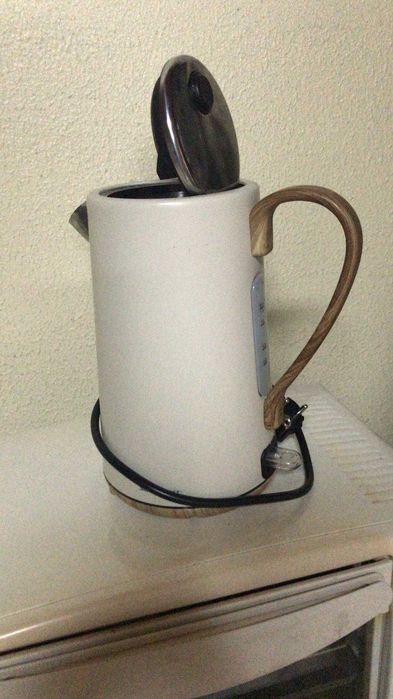 Chaleira eléctrica com desligamento automático NOVA!