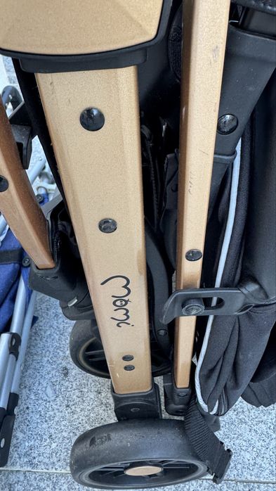 Pack 4 Carrinhos de Bebé (Chicco + Momi + 2 Bengala)