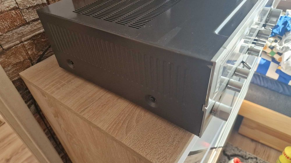 Amplituner Toshiba SE-735
