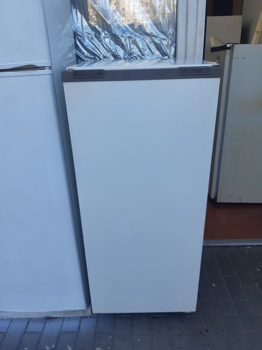 Однокамерный холодильник.