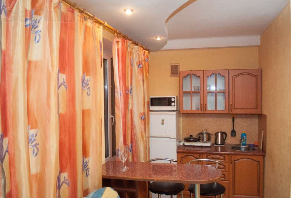 Квартира посуточно. Бульвар Дружбы народов 25