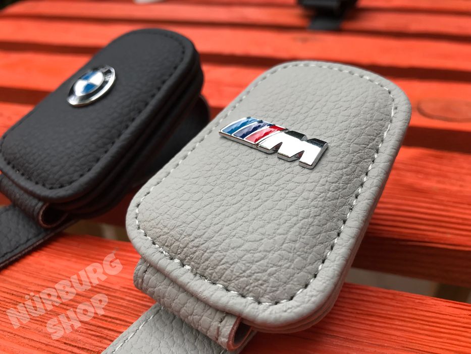 Держатель для очков с логотипом BMW под очечник на козырёк