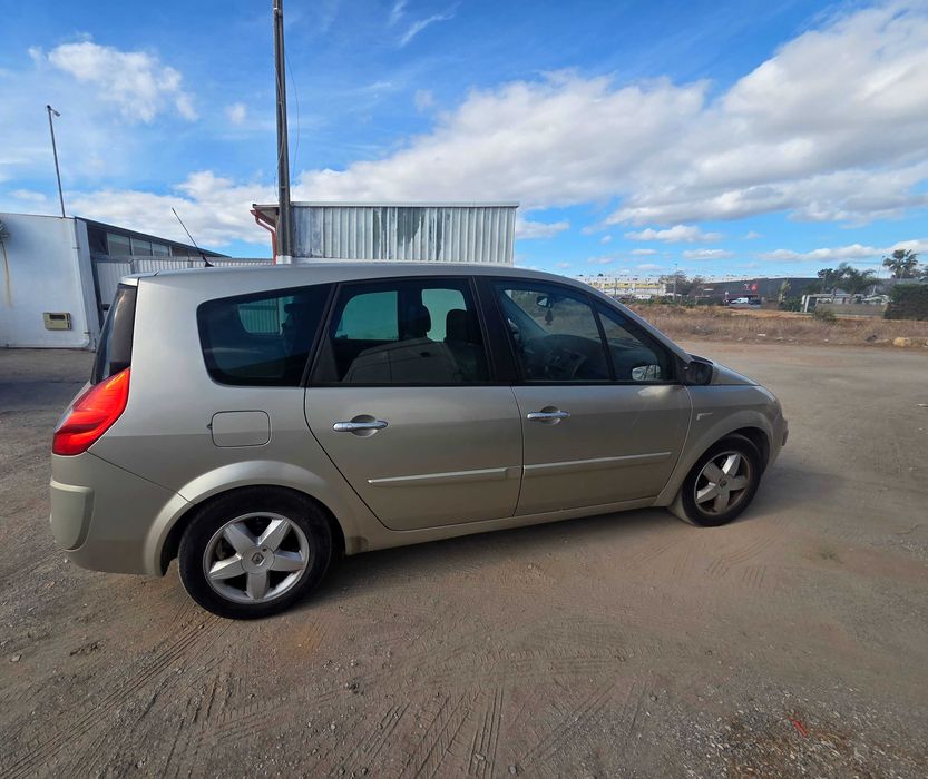 Renault Grand Scénic 1.5 dCi Luxe - 7 lugares - Edição especial — photo 3