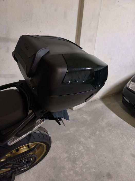 Top case Givi Maxia 5 58litros Tracer 9