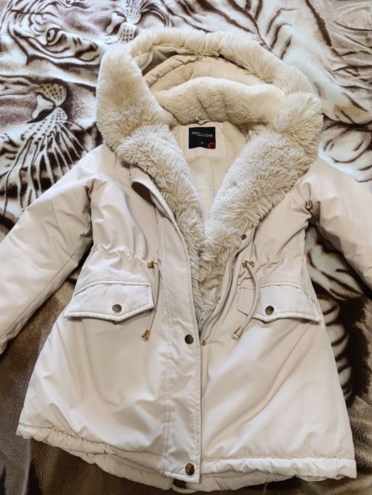 Продам куртку на дівчинку