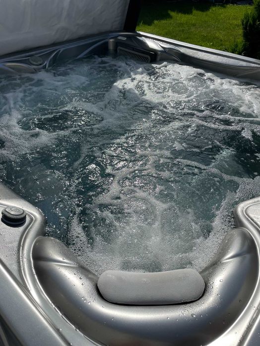 Jacuzzi Ogrodowe SATURN Wellis Minibasen